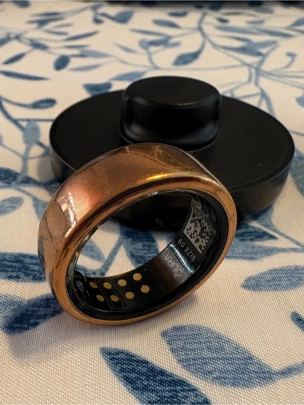 Oura Ring Gold Gen3 size 9 - w/ Charger, box & ring covers — FOR SALE